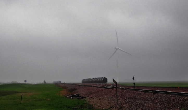 Minnesota oil train windmill
