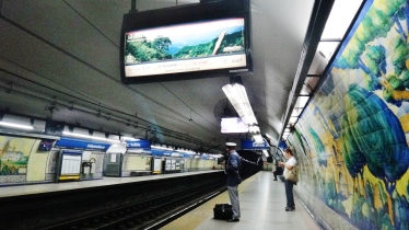 Buenos Aires subway platform